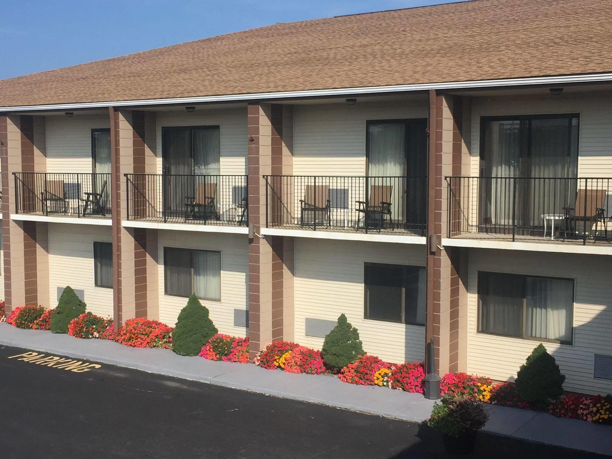 Red Roof Inn & Suites Newport - Middletown, Ri Luaran gambar