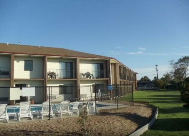 Red Roof Inn & Suites Newport - Middletown, Ri Luaran gambar